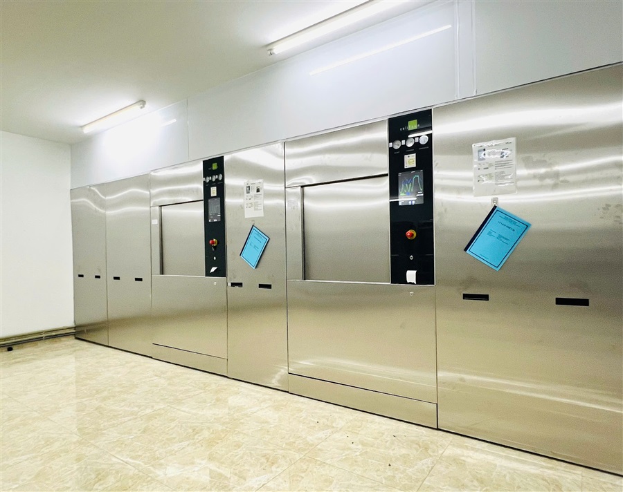 Cung cấp và lắp đặt: Hệ thống máy hấp tiệt trùng, máy rửa dụng cụ và bồn rửa siêu âm tại Bệnh viện Đại học Y Dược - cơ sở Linh Đàm